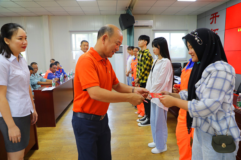 “金秋助學(xué)，圓夢明佳！”明佳集團(tuán)黨支部及工會組織開展愛心助學(xué)活動！